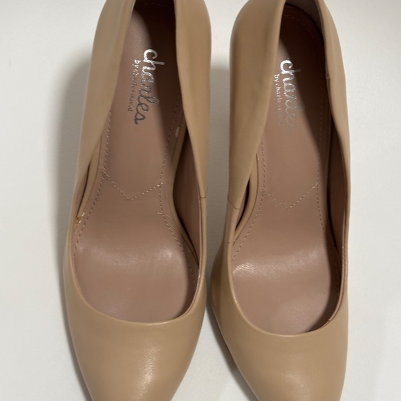 Charles David Beige Pointed-Toe Leather Heels - Picture 2 of 8